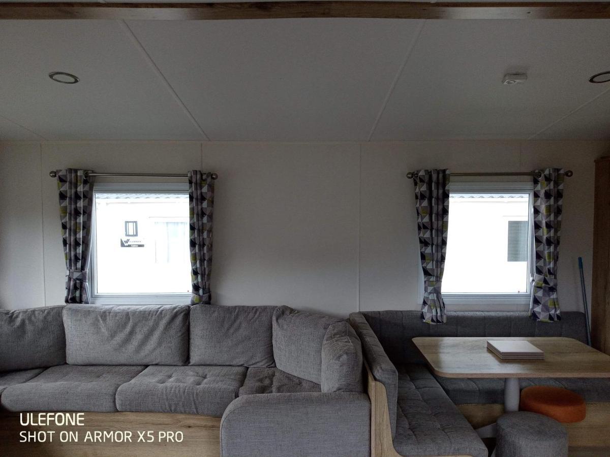 Exclusive 3 Bedroom Caravan, Sleeps 8 People At Parkdean Newquay Holiday Park, Cornwall, Uk Екстериор снимка