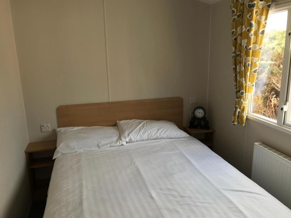 Exclusive 3 Bedroom Caravan, Sleeps 8 People At Parkdean Newquay Holiday Park, Cornwall, Uk Екстериор снимка