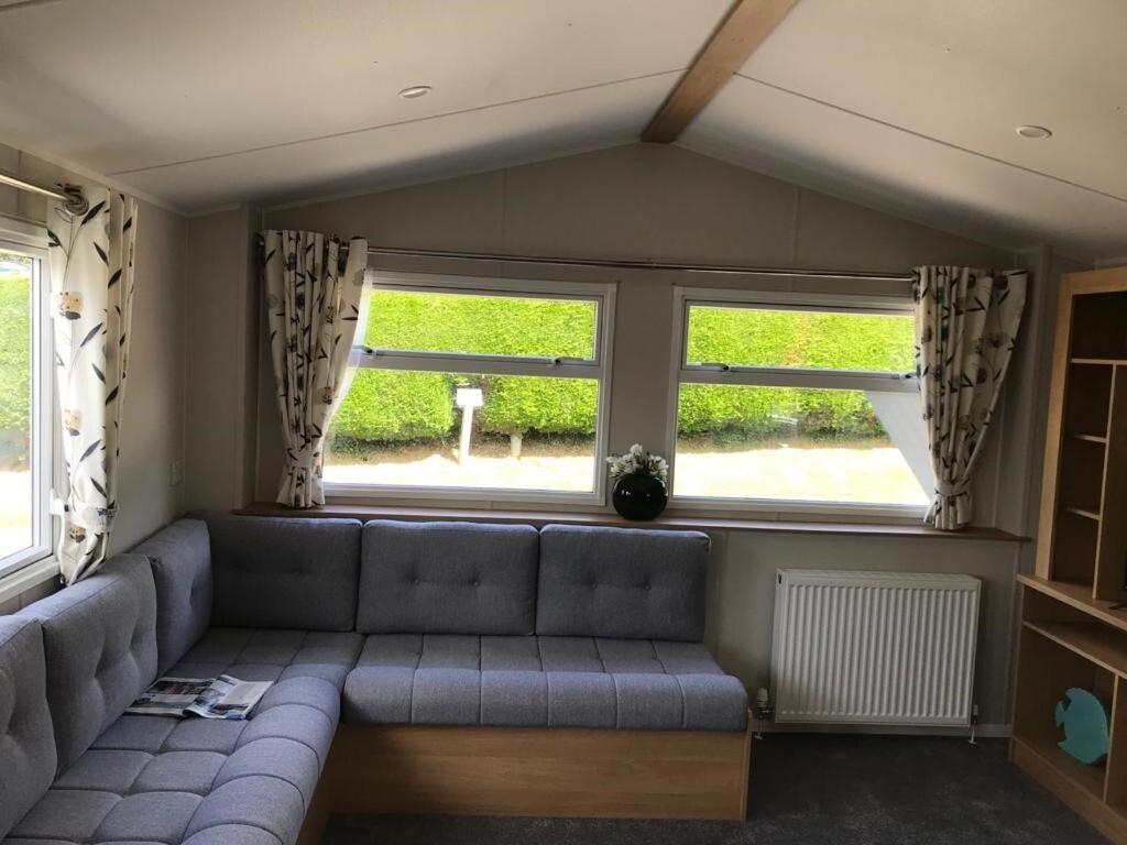 Exclusive 3 Bedroom Caravan, Sleeps 8 People At Parkdean Newquay Holiday Park, Cornwall, Uk Екстериор снимка
