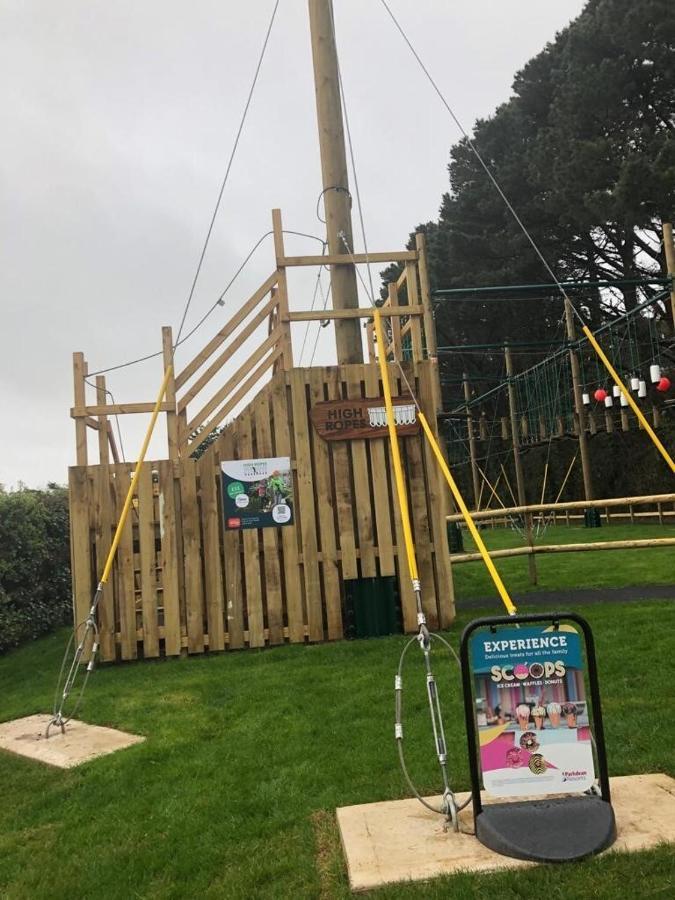 Exclusive 3 Bedroom Caravan, Sleeps 8 People At Parkdean Newquay Holiday Park, Cornwall, Uk Екстериор снимка